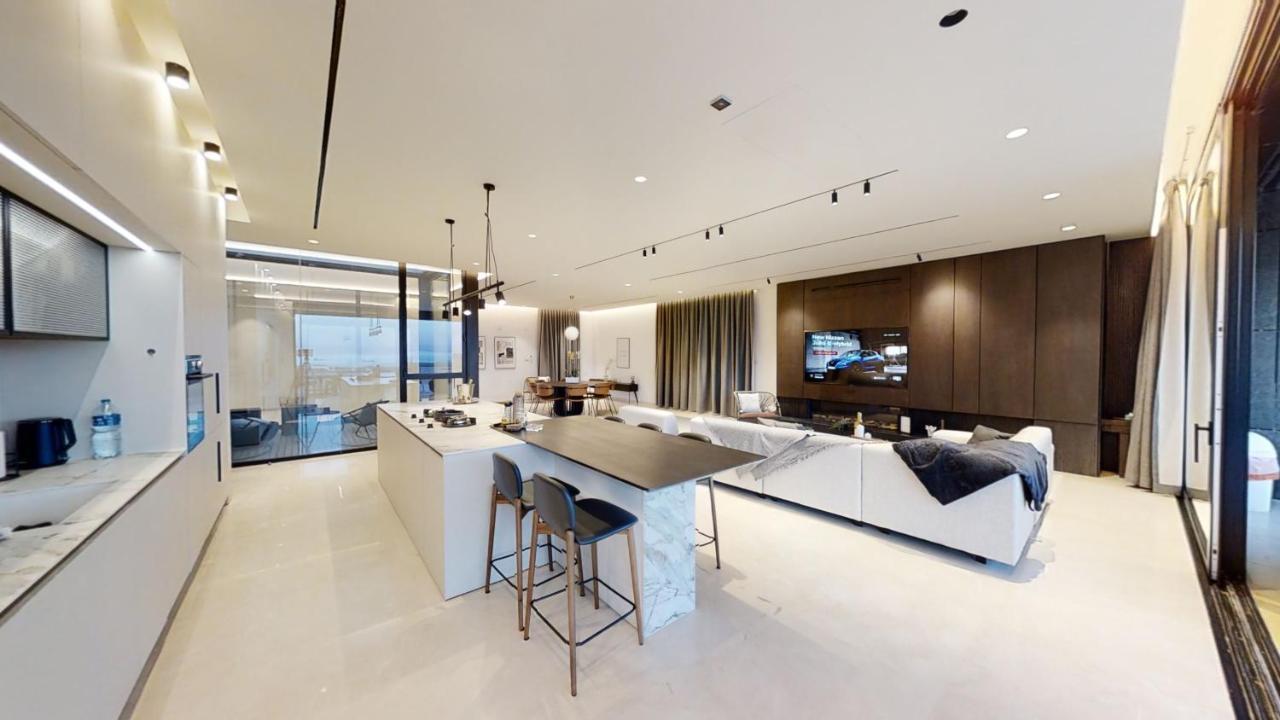 Serene - Infinity Cview Pool - 4 Bedrooms Luxury Penthouse Haifa Exteriör bild